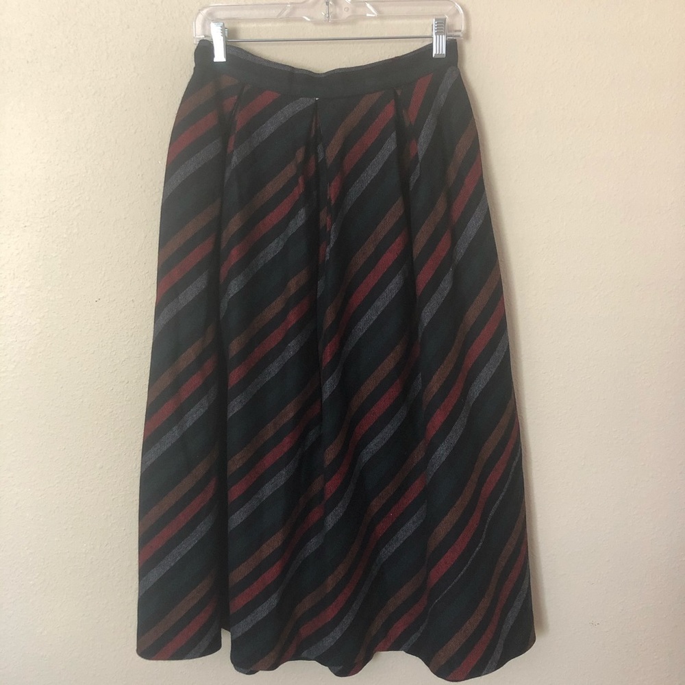 Juniorite Wool Skirt
